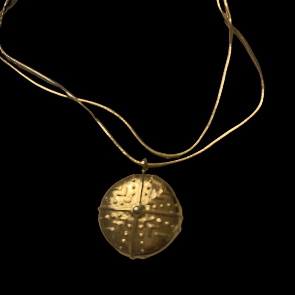 Vintage Estate VENDOME Gold Tone
Long Chain Link Necklace with strange locket - Picture 5 of 5